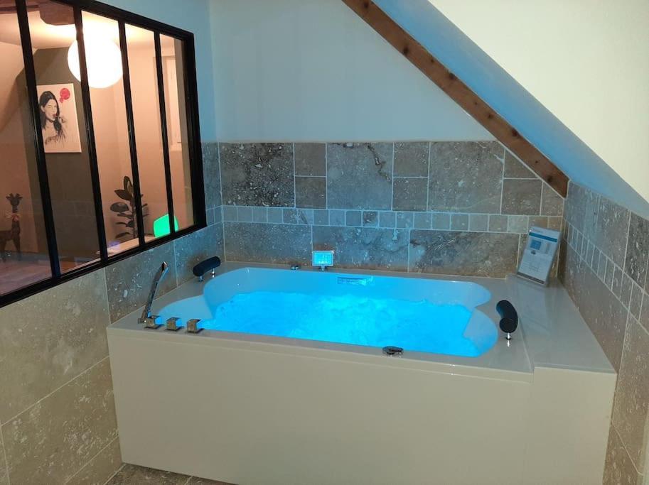 Appartement Chaleureux Avec Jacuzzi Banassac Kültér fotó