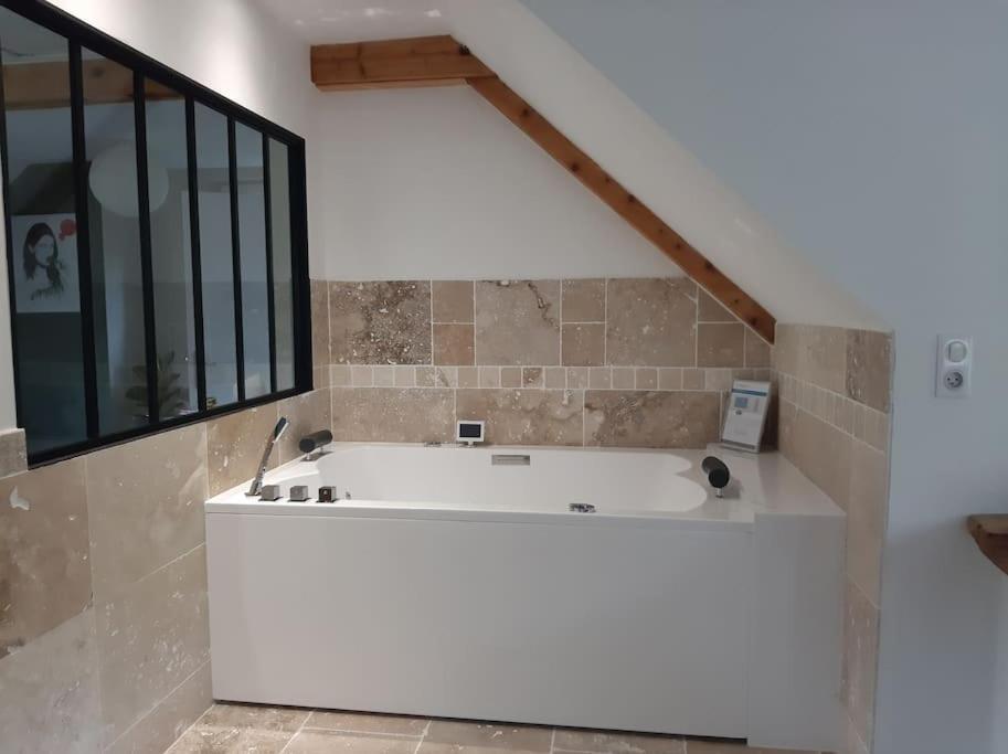 Appartement Chaleureux Avec Jacuzzi Banassac Kültér fotó